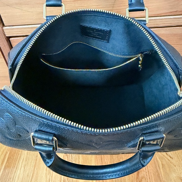 Louis Vuitton Speedy 25 Bandouliere in Monogram Empreinte Noir - Picture 3 of 8